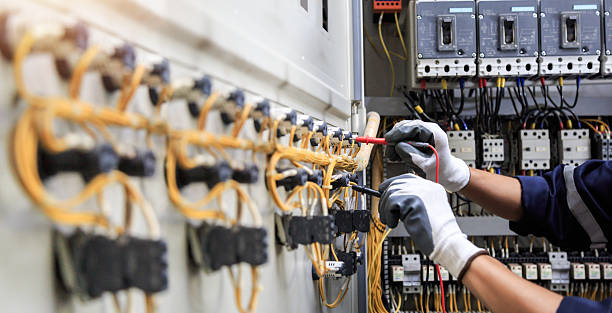 Professional Electrician technician working in Kulpsville, PA
